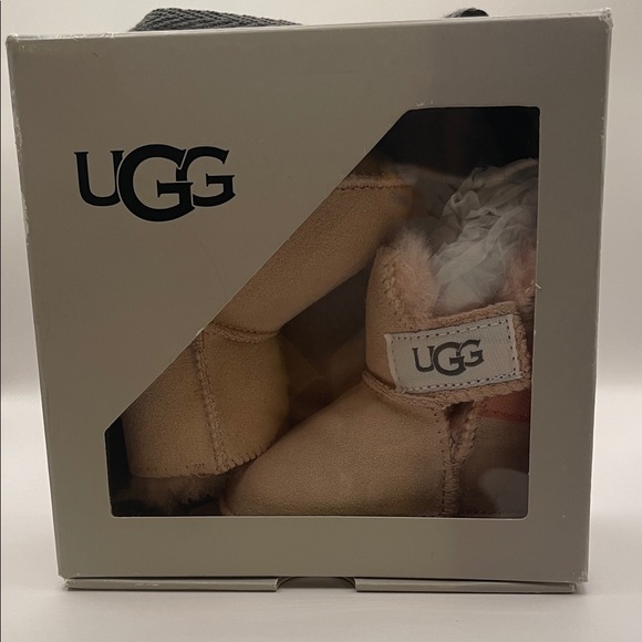 UGG Infant Booties in Pink XS (0-6 months) - Picture 3 of 4